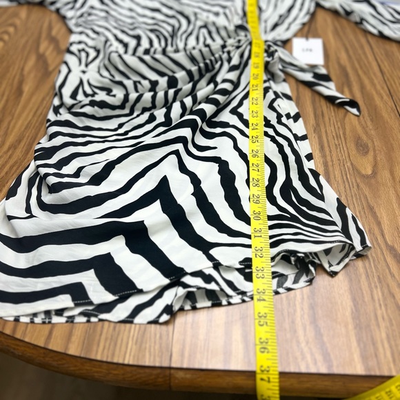 NWT LPA Italina Dress in Zebra - Picture 9 of 10